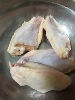 Make Chicken wing noodles step 1