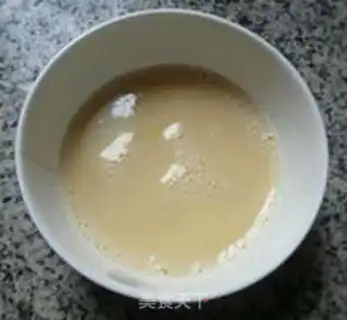 Make Blackwood, egg and flower soup step 2