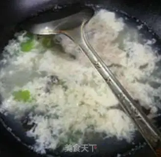 Make Blackwood, egg and flower soup step 5