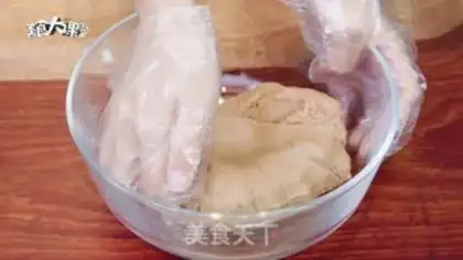 Make Christmas gingerbread house step 3
