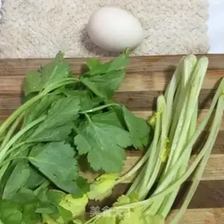 Make Burdened eggs and celery soup step 0