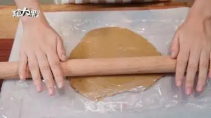 Make Christmas gingerbread house step 4