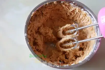 Make Christmas gingercake step 4