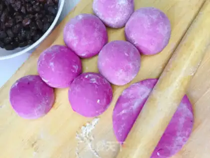 Make A flamingo red bean pie step 9