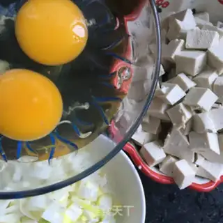 Make The gravy on the egg skin step 6