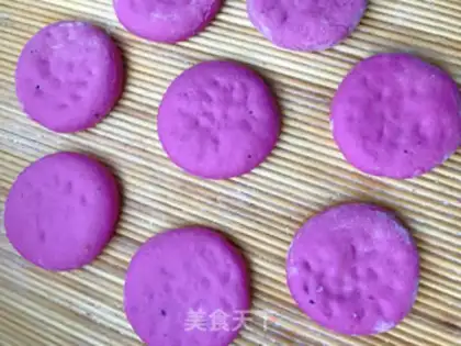 Make A flamingo red bean pie step 11