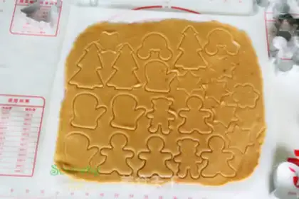 Make Christmas gingercake step 7