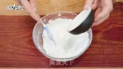 Make Christmas gingerbread house step 10