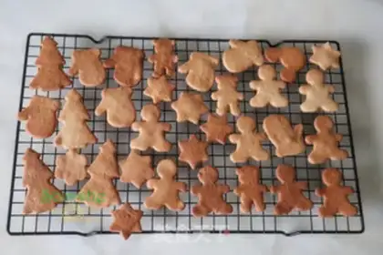 Make Christmas gingercake step 10