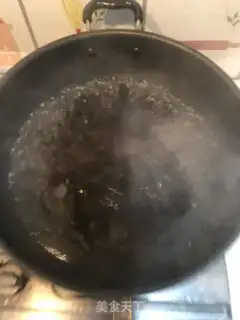 Make Spicy root powder step 1