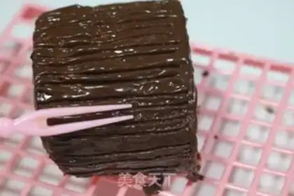 Make Christmas stake cake step 4