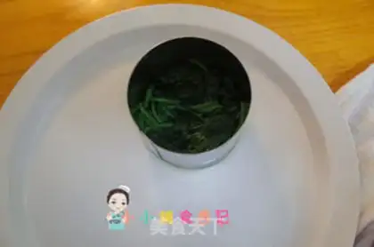 Make The spinach steak chicken noodles step 4
