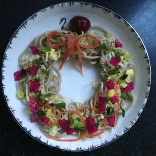 Make The ring of Christmas fruit and vegetables step 4