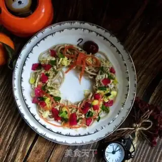 Make The ring of Christmas fruit and vegetables step 5