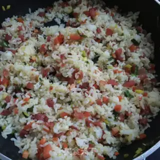 Make Carrot and sausage fried rice step 6