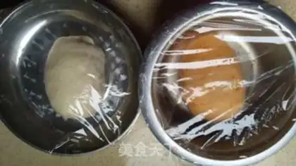 Make Double-coloured buns step 2