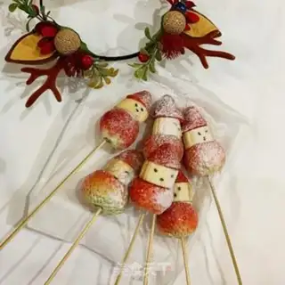 Make Strawberry Santa Sugar step 8