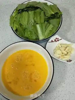Make Scrambled eggs step 2