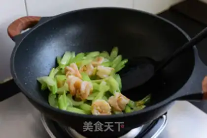 Make Celery and shrimp step 5