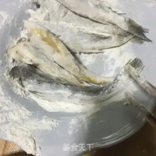 Make Dry-fried yellow flowers step 7