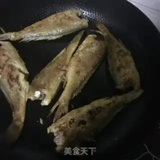 Make Dry-fried yellow flowers step 12