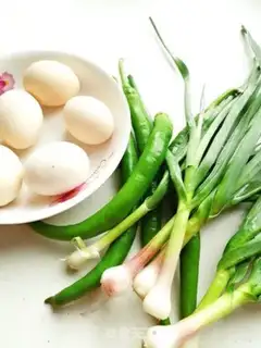 Make Pyramids of garlic step 0