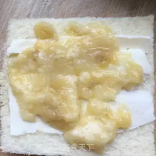 Make Banana mashed toast step 5