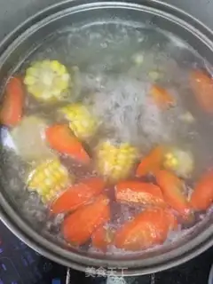 Make Mountain medicine, carrot corn ribs soup step 6