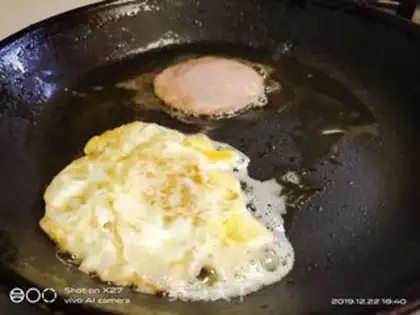 Make Egg ham sandwich step 0
