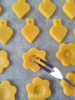 Make White makes cookies step 10