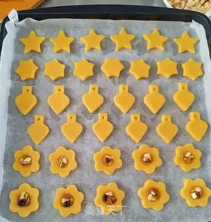 Make White makes cookies step 11