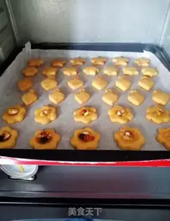 Make White makes cookies step 13
