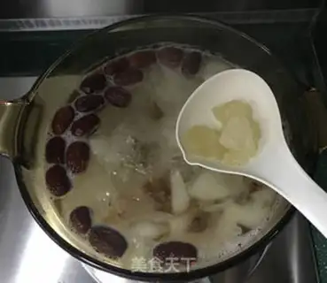 Make Peach geled with a silver ear soup step 7