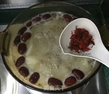 Make Peach geled with a silver ear soup step 8