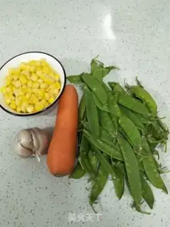 Make Dutch bean carrot fried corn step 0