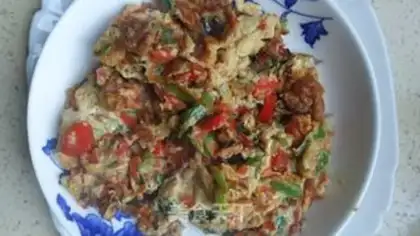 Make Chili fried eggs step 3