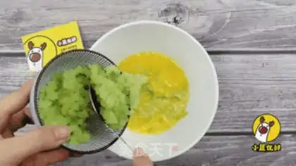 Make Shrimp rice and eggs step 7