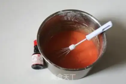 Make Christmas velvet roll step 4