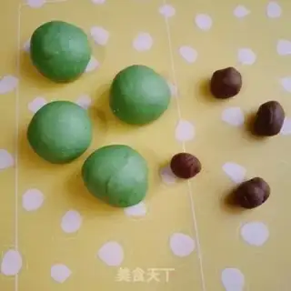 Make Christmas buns step 5