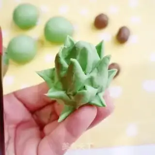 Make Christmas buns step 7