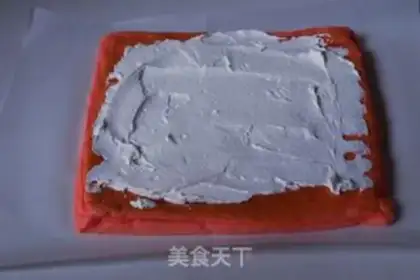 Make Christmas velvet roll step 18