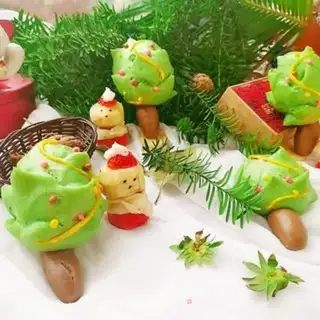 Make Christmas buns step 13