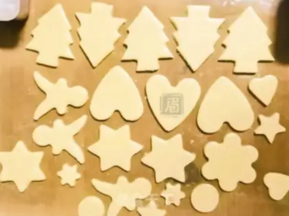 Make Zero-coloured Christmas cream cookies step 6
