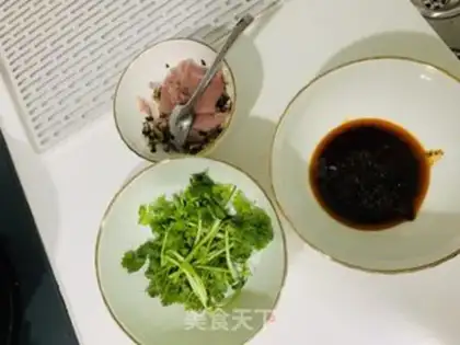 Make Spicy root powder step 1