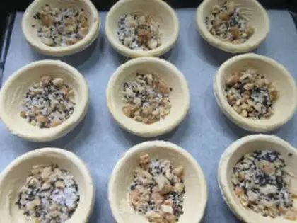 Make Black sesame walnuts step 6