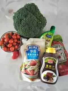 Make Christmas tree salad step 0