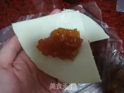 Make Peach pie with a hand step 2