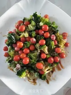 Make Christmas tree salad step 9