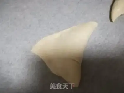 Make Peach pie with a hand step 3