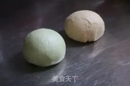 Make Christmas bread step 6